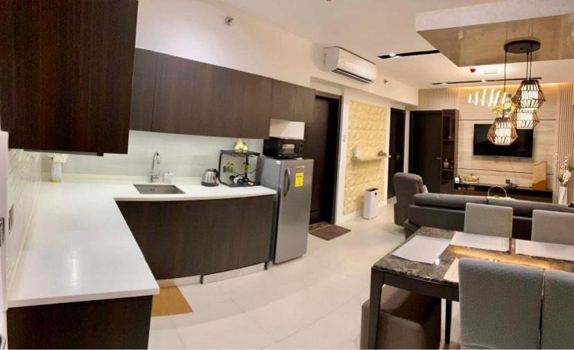 Aeon Towers Executive Suite 2Br 18Th Floor Davao City Exteriör bild